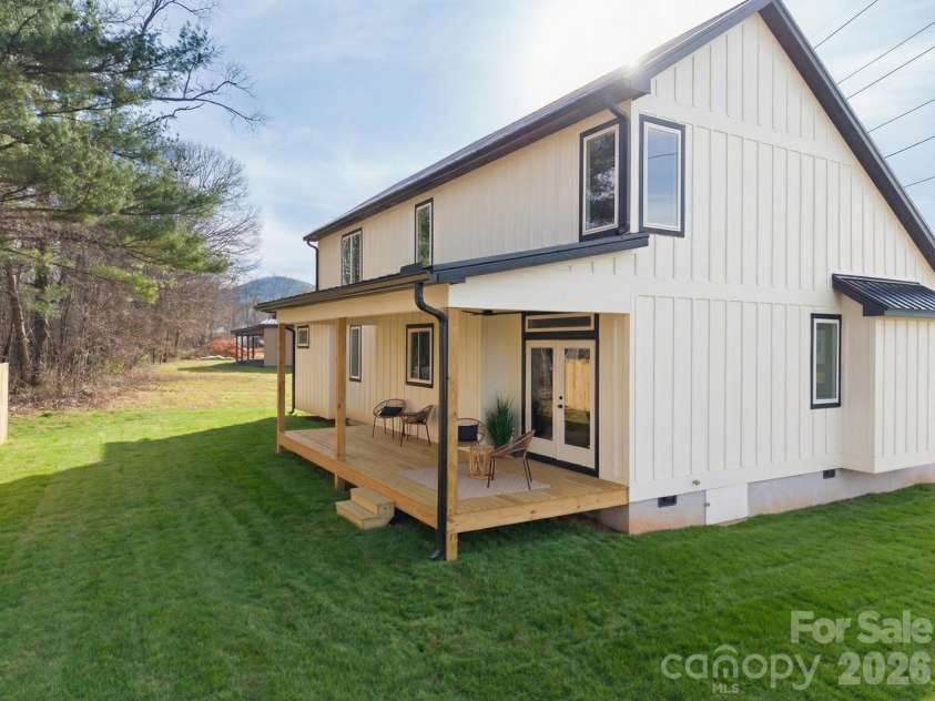 75 Scott Meadows Drive, Asheville, NC 28806.  MLS# CAR4357737, YatesRealty ID 22095. 