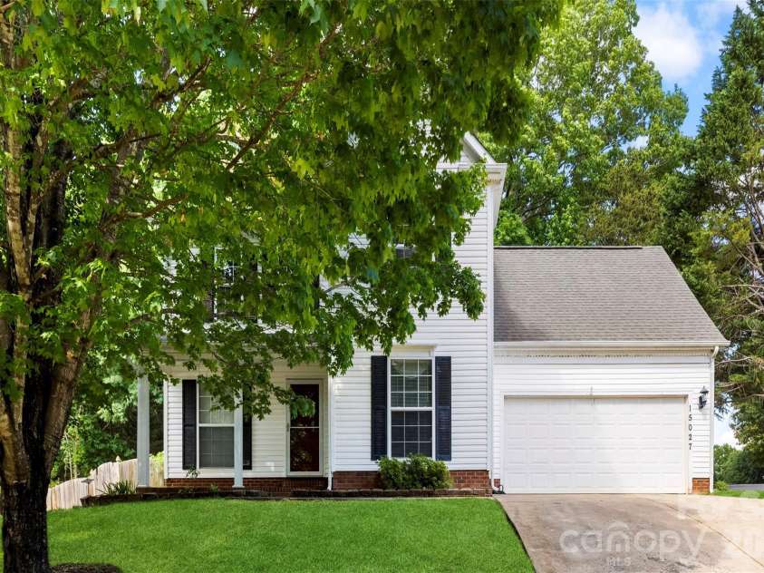 15027 Ashlight Drive, Charlotte, NC 28278.  MLS# CAR4374674, YatesRealty ID 22096. 