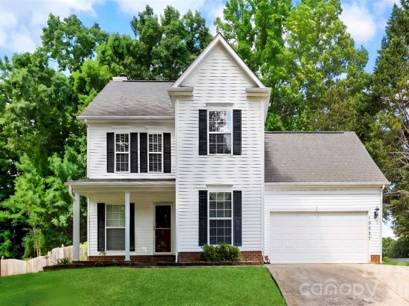 15027 Ashlight Drive, Charlotte, NC 28278.  MLS# CAR4374674, YatesRealty ID 22096. 