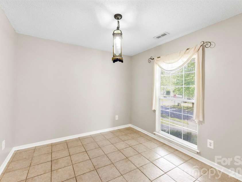 15027 Ashlight Drive, Charlotte, NC 28278.  MLS# CAR4374674, YatesRealty ID 22096. 