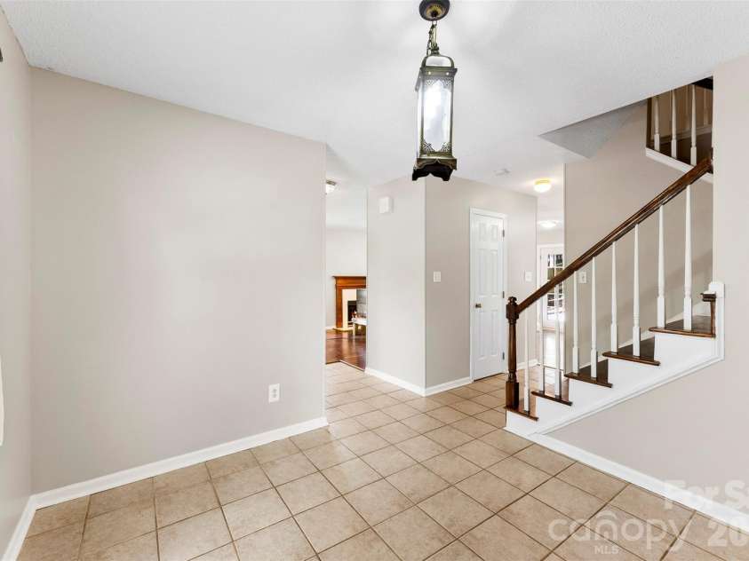 15027 Ashlight Drive, Charlotte, NC 28278.  MLS# CAR4374674, YatesRealty ID 22096. 