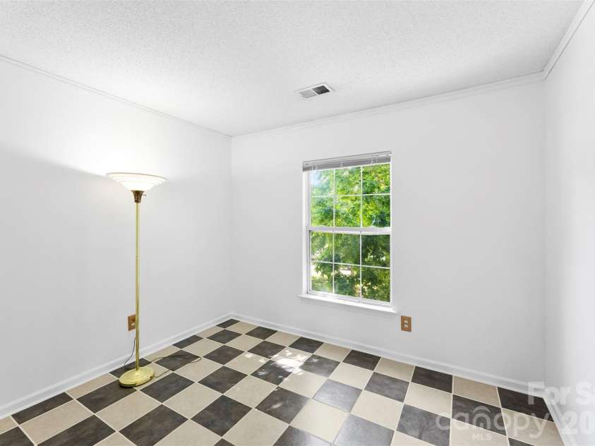 15027 Ashlight Drive, Charlotte, NC 28278.  MLS# CAR4374674, YatesRealty ID 22096. 