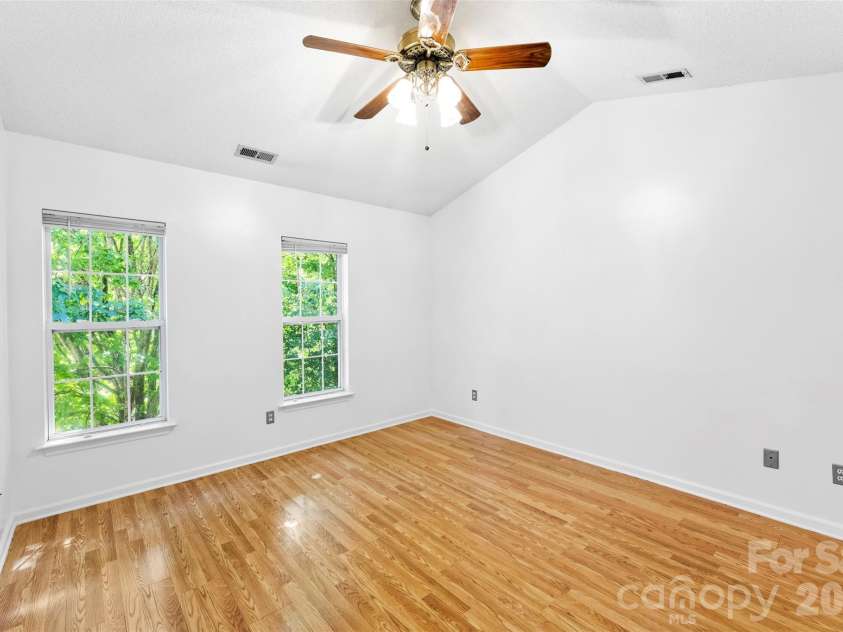 15027 Ashlight Drive, Charlotte, NC 28278.  MLS# CAR4374674, YatesRealty ID 22096. 