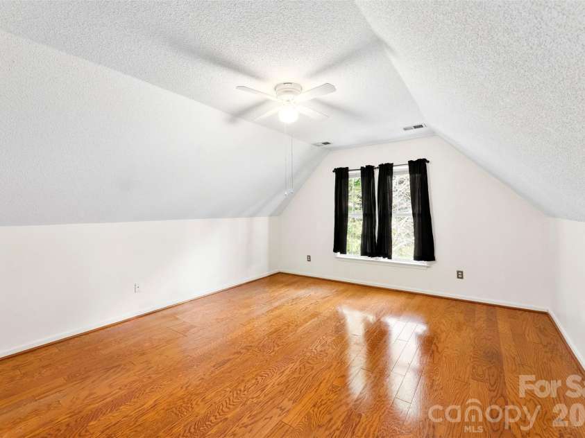 15027 Ashlight Drive, Charlotte, NC 28278.  MLS# CAR4374674, YatesRealty ID 22096. 