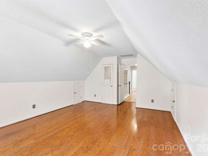 15027 Ashlight Drive, Charlotte, NC 28278.  MLS# CAR4374674, YatesRealty ID 22096. 