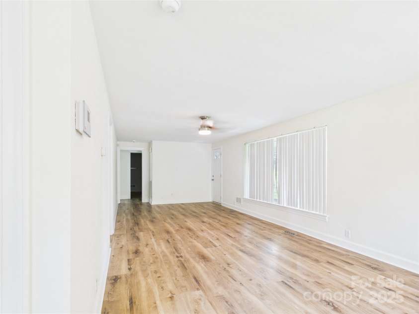 61 23rd Street, Hickory, NC 28601.  MLS# CAR4271746, YatesRealty ID 22096. 