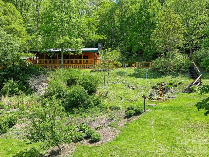 115 Sutton Ridge Road, Burnsville, NC 28714.  MLS# CAR4376173, YatesRealty ID 22099. 