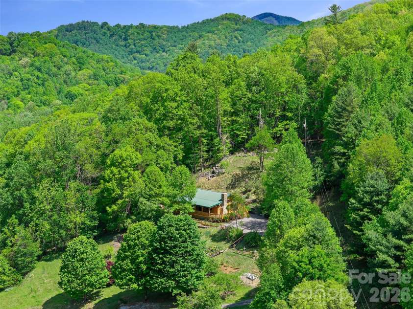 115 Sutton Ridge Road, Burnsville, NC 28714.  MLS# CAR4376173, YatesRealty ID 22099. 