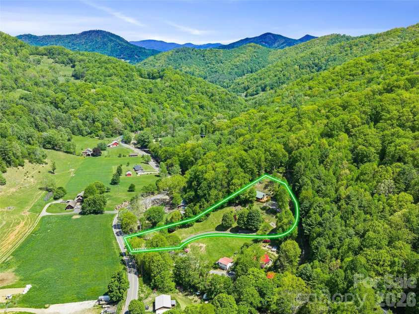 115 Sutton Ridge Road, Burnsville, NC 28714.  MLS# CAR4376173, YatesRealty ID 22099. Approximate Property Boundary Lines
