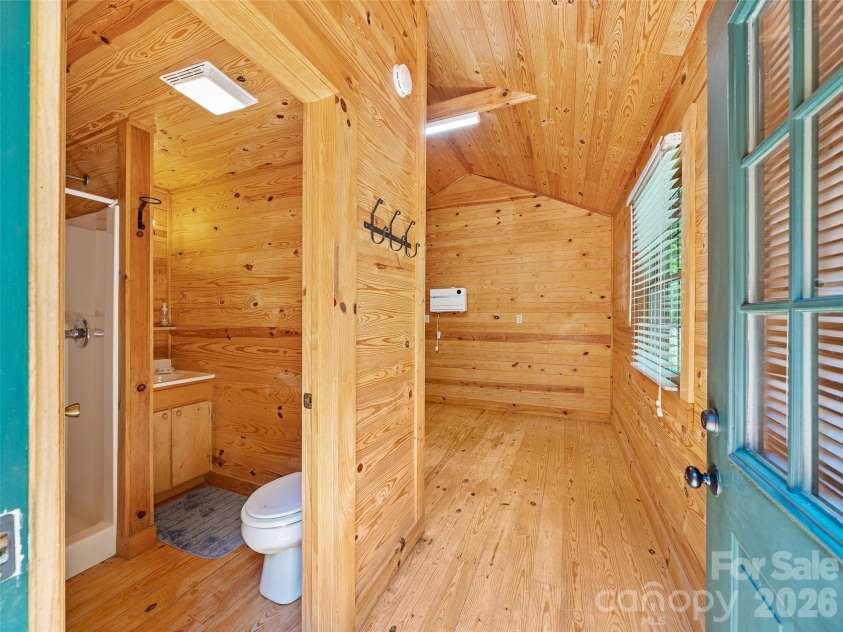115 Sutton Ridge Road, Burnsville, NC 28714.  MLS# CAR4376173, YatesRealty ID 22099. Guest Cottage