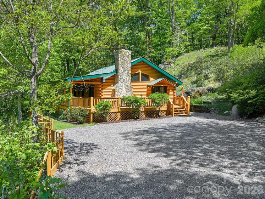 115 Sutton Ridge Road, Burnsville, NC 28714.  MLS# CAR4376173, YatesRealty ID 22099. Welcome to 115 Sutton Ridge Rd!
