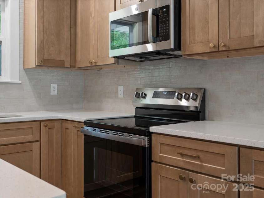 4126 Howie Circle, Charlotte, NC 28205.  MLS# CAR4265809, YatesRealty ID 22099. 