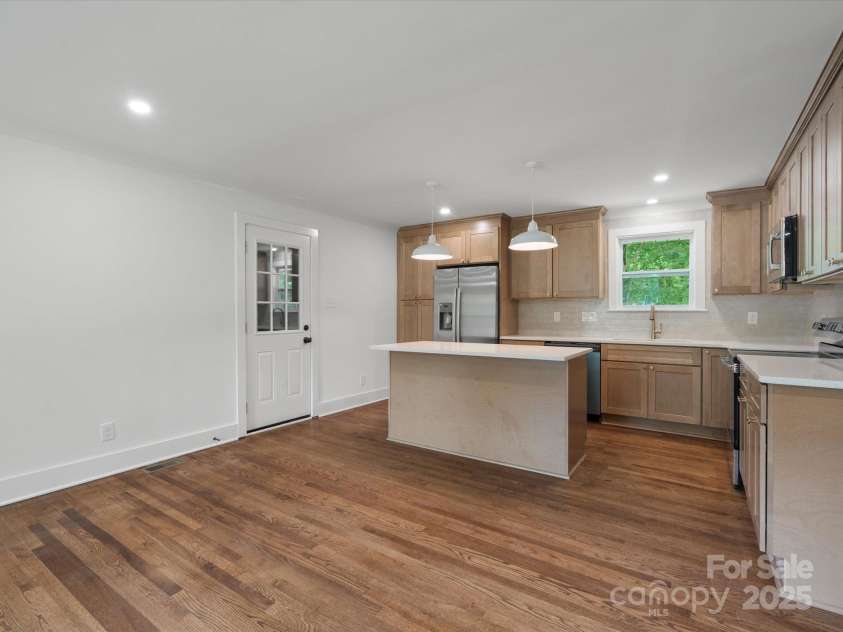 4126 Howie Circle, Charlotte, NC 28205.  MLS# CAR4265809, YatesRealty ID 22099. 