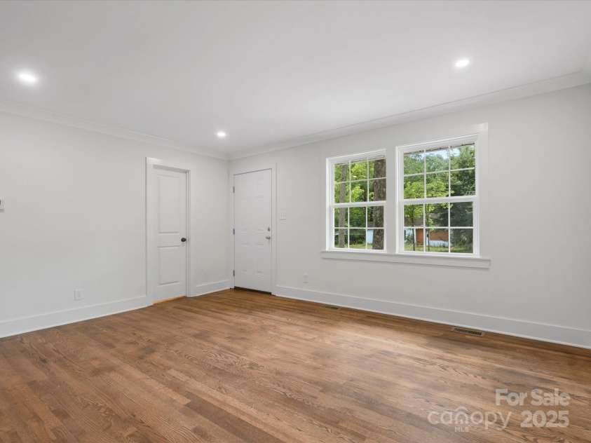 4126 Howie Circle, Charlotte, NC 28205.  MLS# CAR4265809, YatesRealty ID 22099. 