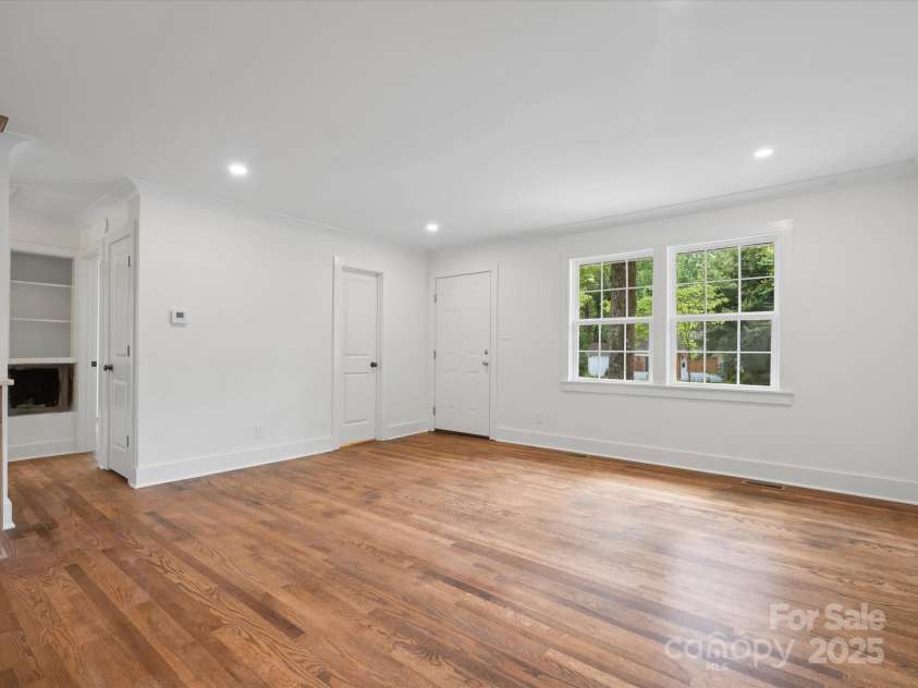 4126 Howie Circle, Charlotte, NC 28205.  MLS# CAR4265809, YatesRealty ID 22099. 