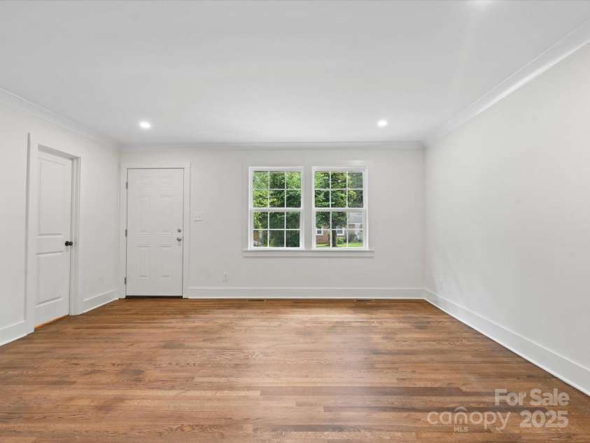 4126 Howie Circle, Charlotte, NC 28205.  MLS# CAR4265809, YatesRealty ID 22099. 