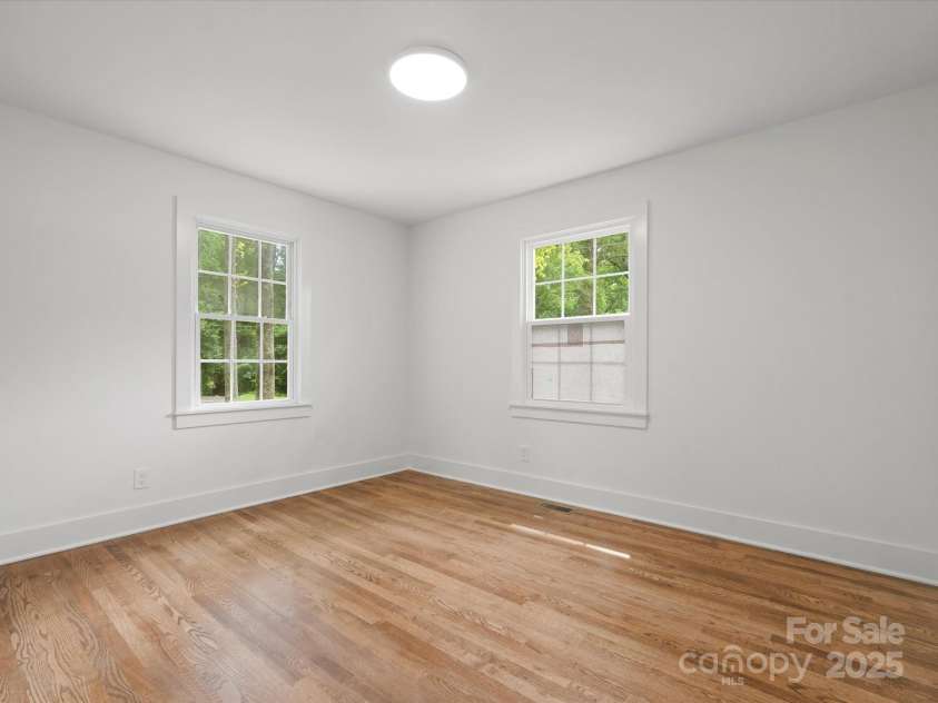 4126 Howie Circle, Charlotte, NC 28205.  MLS# CAR4265809, YatesRealty ID 22099. 