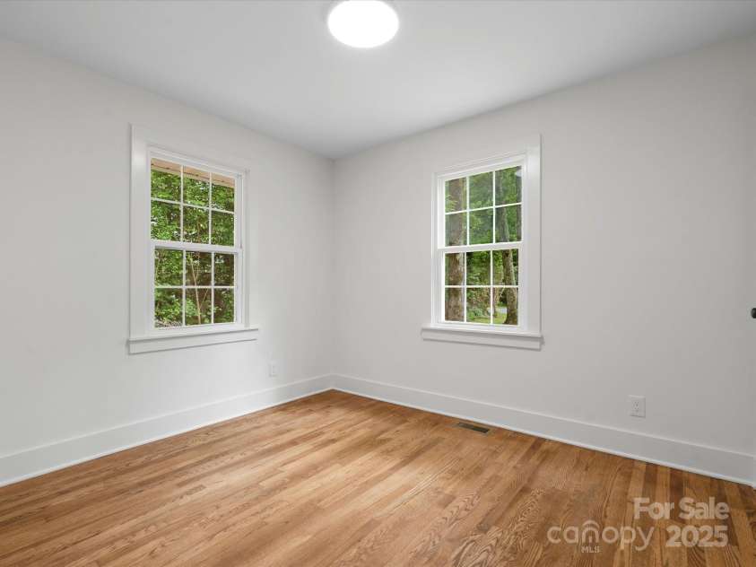 4126 Howie Circle, Charlotte, NC 28205.  MLS# CAR4265809, YatesRealty ID 22099. 