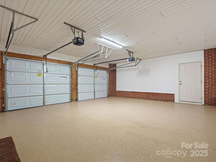 4126 Howie Circle, Charlotte, NC 28205.  MLS# CAR4265809, YatesRealty ID 22099. 