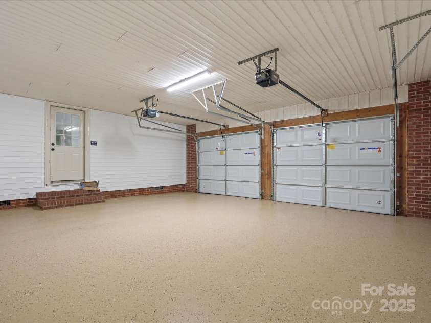 4126 Howie Circle, Charlotte, NC 28205.  MLS# CAR4265809, YatesRealty ID 22099. 