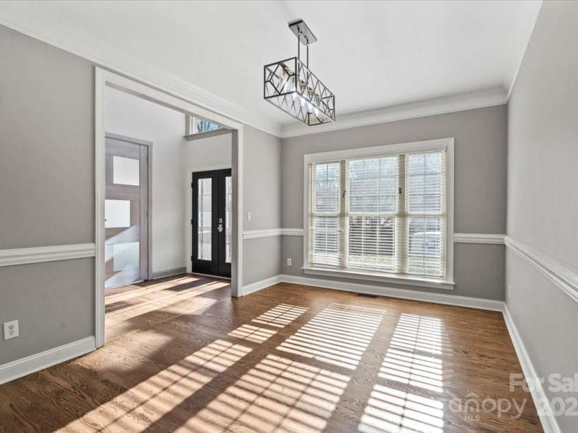 11809 Farnborough Road, Huntersville, NC 28078.  MLS# CAR4315816, YatesRealty ID 2210. Dining room