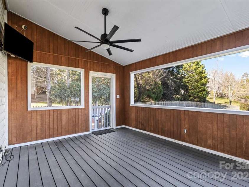 11809 Farnborough Road, Huntersville, NC 28078.  MLS# CAR4315816, YatesRealty ID 2210. Screened porch