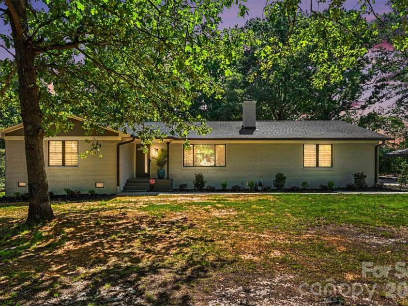 2313 Rainbrook Drive, Monroe, NC 28112.  MLS# CAR4378067, YatesRealty ID 22100. 