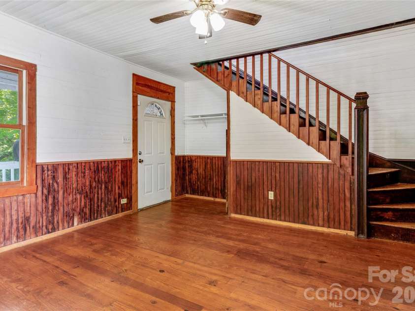182 Wakti Ridge Road, Saluda, NC 28773.  MLS# CAR4376709, YatesRealty ID 22101. 