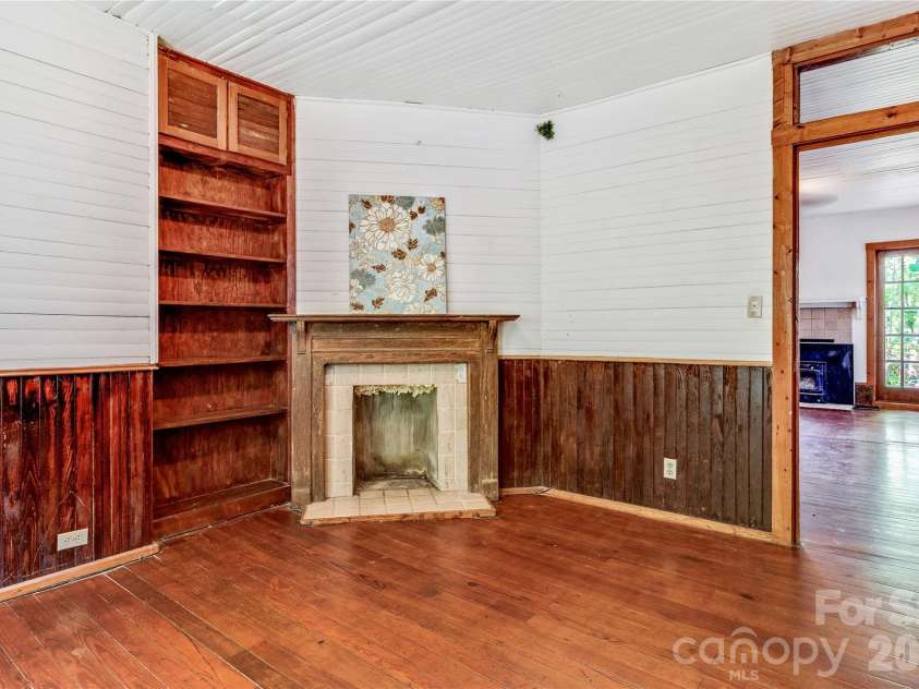 182 Wakti Ridge Road, Saluda, NC 28773.  MLS# CAR4376709, YatesRealty ID 22101. 