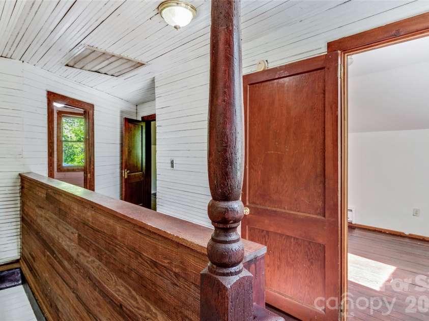 182 Wakti Ridge Road, Saluda, NC 28773.  MLS# CAR4376709, YatesRealty ID 22101. 