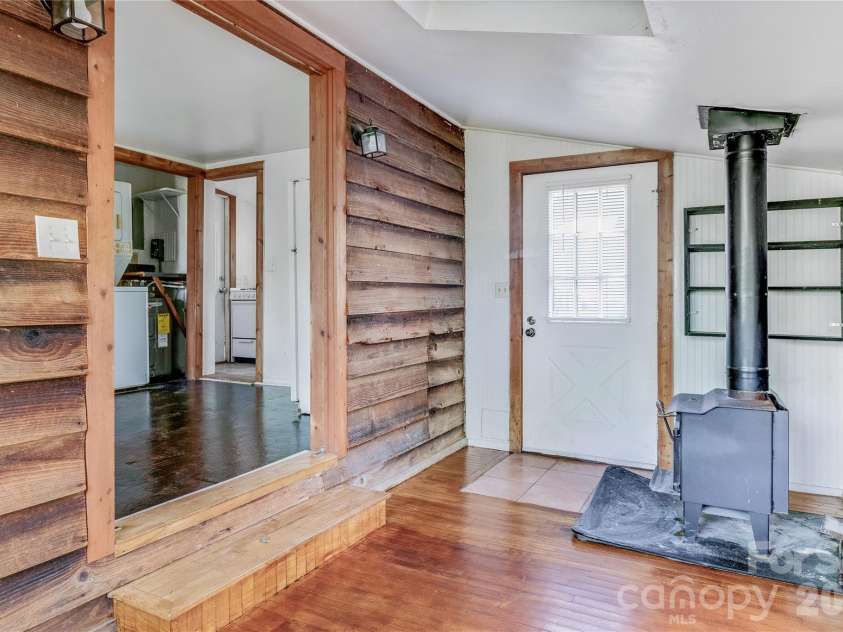 182 Wakti Ridge Road, Saluda, NC 28773.  MLS# CAR4376709, YatesRealty ID 22101. Guest Cottage