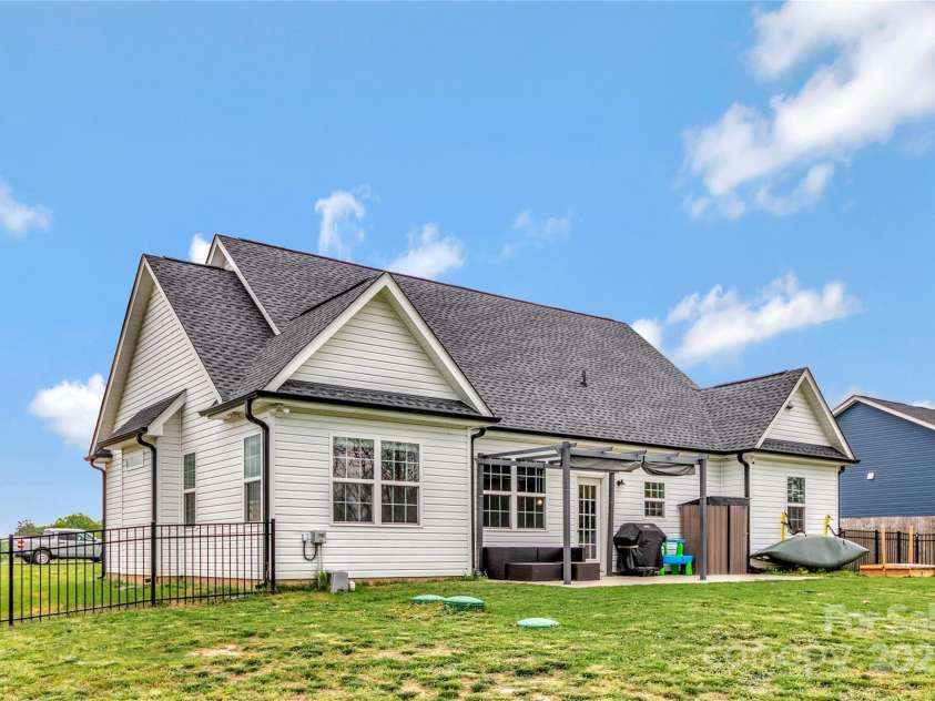 2119 Smith Road, Clover, SC 29710.  MLS# CAR4284824, YatesRealty ID 22104. 