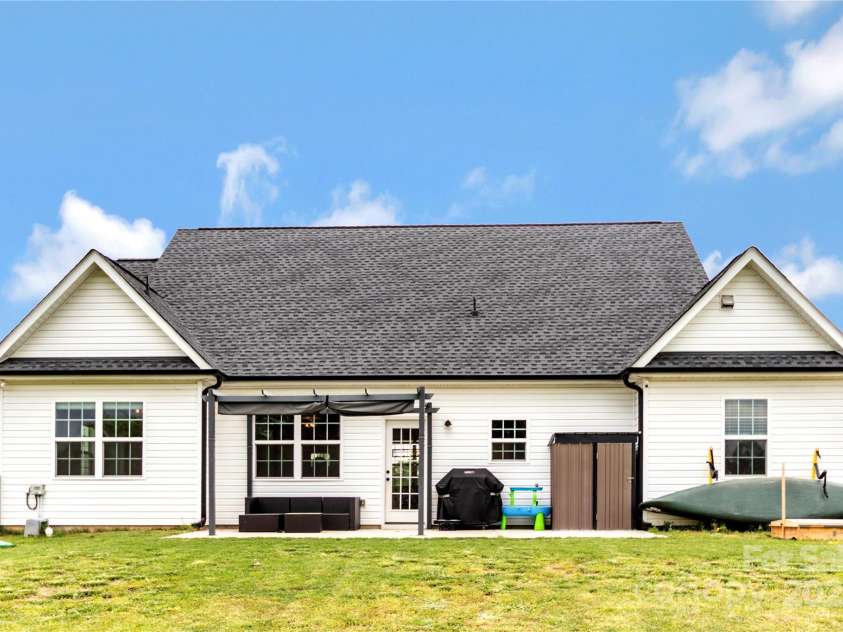 2119 Smith Road, Clover, SC 29710.  MLS# CAR4284824, YatesRealty ID 22104. 