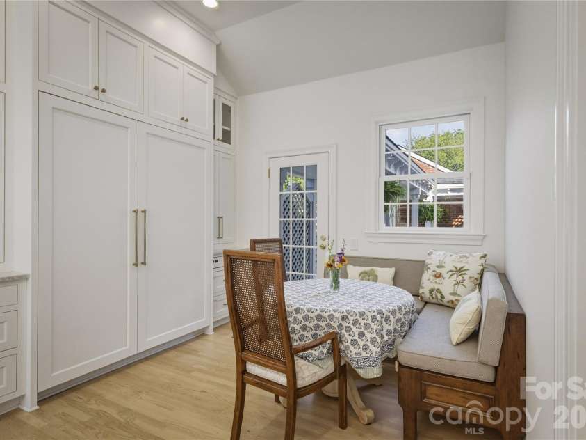 319 Union Street, Morganton, NC 28655.  MLS# CAR4380670, YatesRealty ID 22105. Breakfast nook