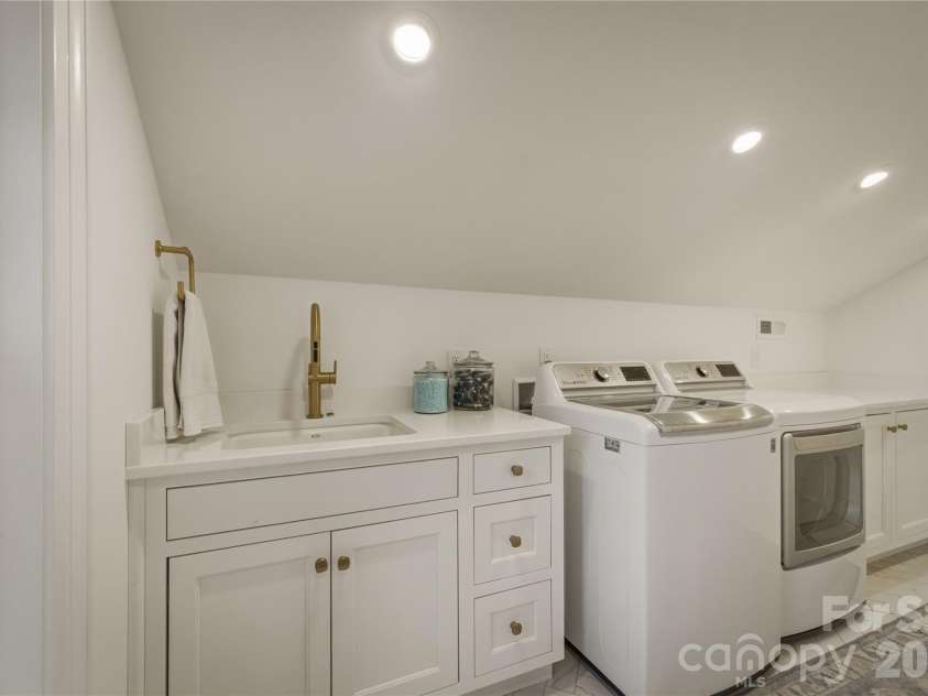 319 Union Street, Morganton, NC 28655.  MLS# CAR4380670, YatesRealty ID 22105. Laundry room