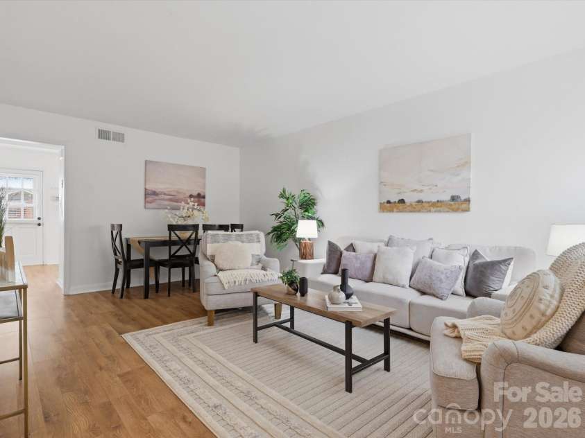 4640 Old Lantern Way, Charlotte, NC 28212.  MLS# CAR4355052, YatesRealty ID 22106. 