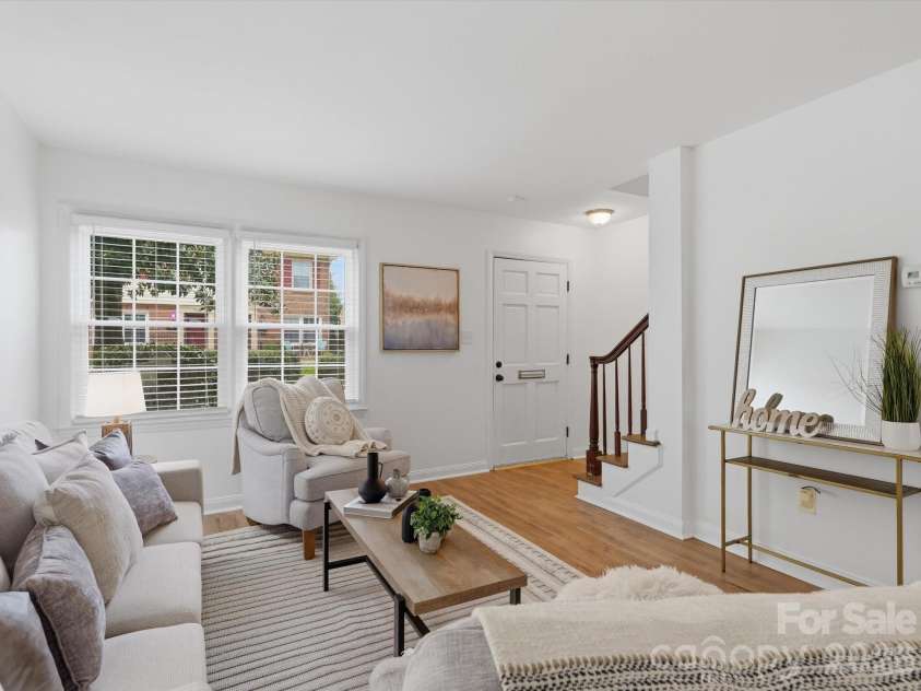 4640 Old Lantern Way, Charlotte, NC 28212.  MLS# CAR4355052, YatesRealty ID 22106. 