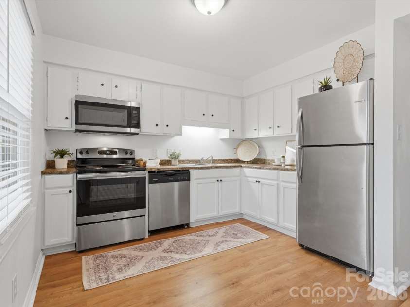 4640 Old Lantern Way, Charlotte, NC 28212.  MLS# CAR4355052, YatesRealty ID 22106. 