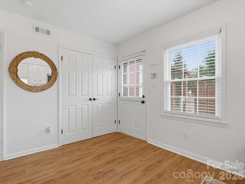 4640 Old Lantern Way, Charlotte, NC 28212.  MLS# CAR4355052, YatesRealty ID 22106. 