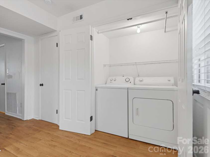 4640 Old Lantern Way, Charlotte, NC 28212.  MLS# CAR4355052, YatesRealty ID 22106. 