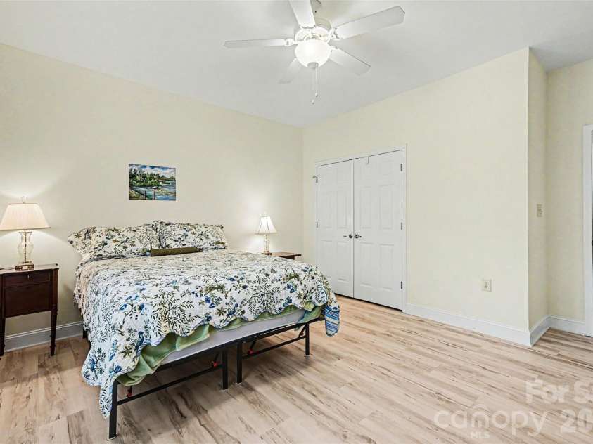 908 Davie Avenue, Statesville, NC 28677.  MLS# CAR4377914, YatesRealty ID 22108. Ample Sized 2nd Bedroom