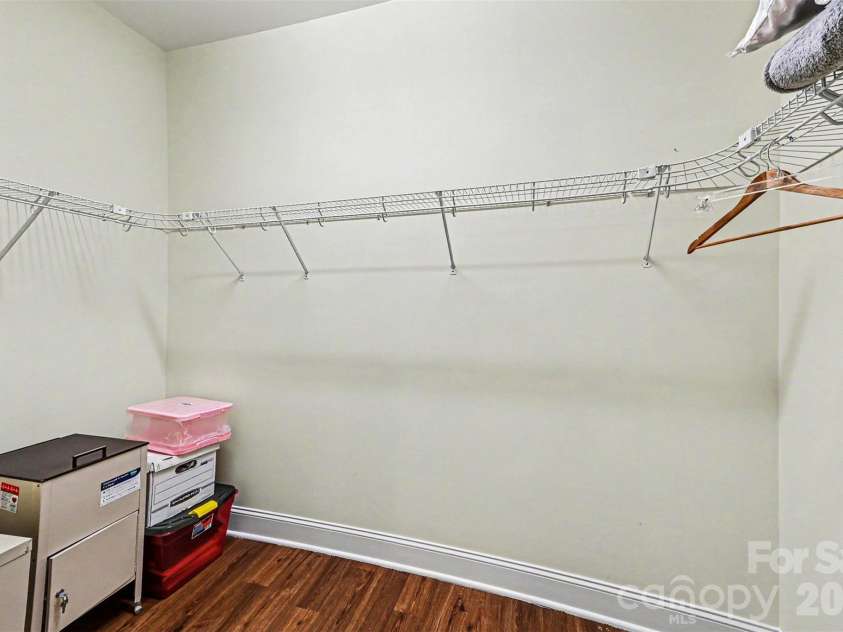 908 Davie Avenue, Statesville, NC 28677.  MLS# CAR4377914, YatesRealty ID 22108. Primary Walk-In Closet