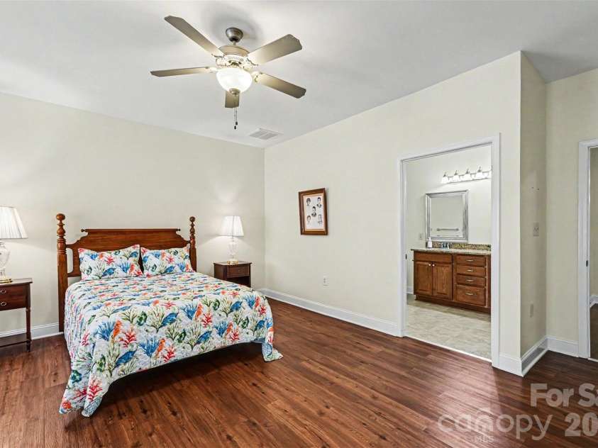 908 Davie Avenue, Statesville, NC 28677.  MLS# CAR4377914, YatesRealty ID 22108. Spacious Primary Bedroom 