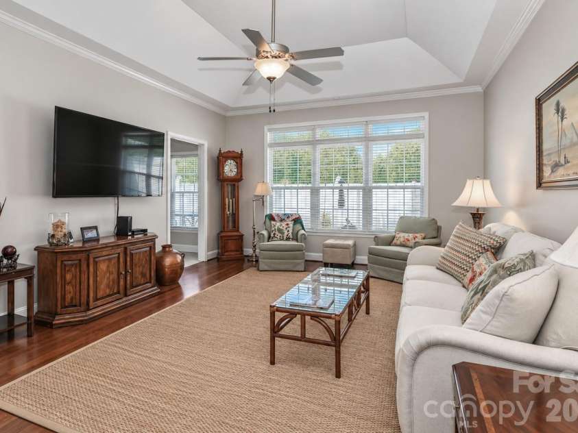 908 Davie Avenue, Statesville, NC 28677.  MLS# CAR4420203, YatesRealty ID 22108. 