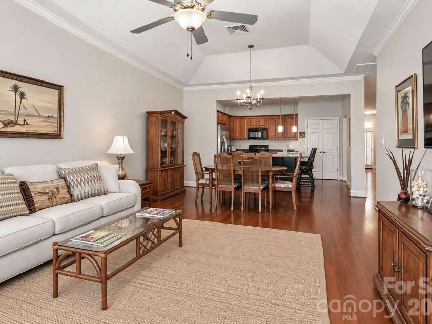 908 Davie Avenue, Statesville, NC 28677.  MLS# CAR4420203, YatesRealty ID 22108. 