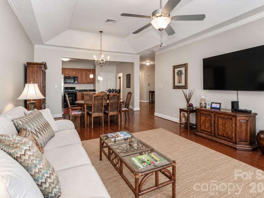 908 Davie Avenue, Statesville, NC 28677.  MLS# CAR4420203, YatesRealty ID 22108. 