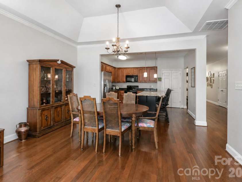 908 Davie Avenue, Statesville, NC 28677.  MLS# CAR4420203, YatesRealty ID 22108. 