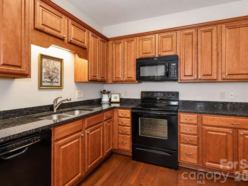 908 Davie Avenue, Statesville, NC 28677.  MLS# CAR4420203, YatesRealty ID 22108. 