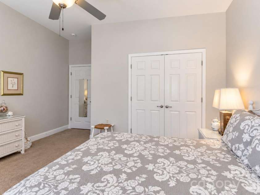 908 Davie Avenue, Statesville, NC 28677.  MLS# CAR4420203, YatesRealty ID 22108. 