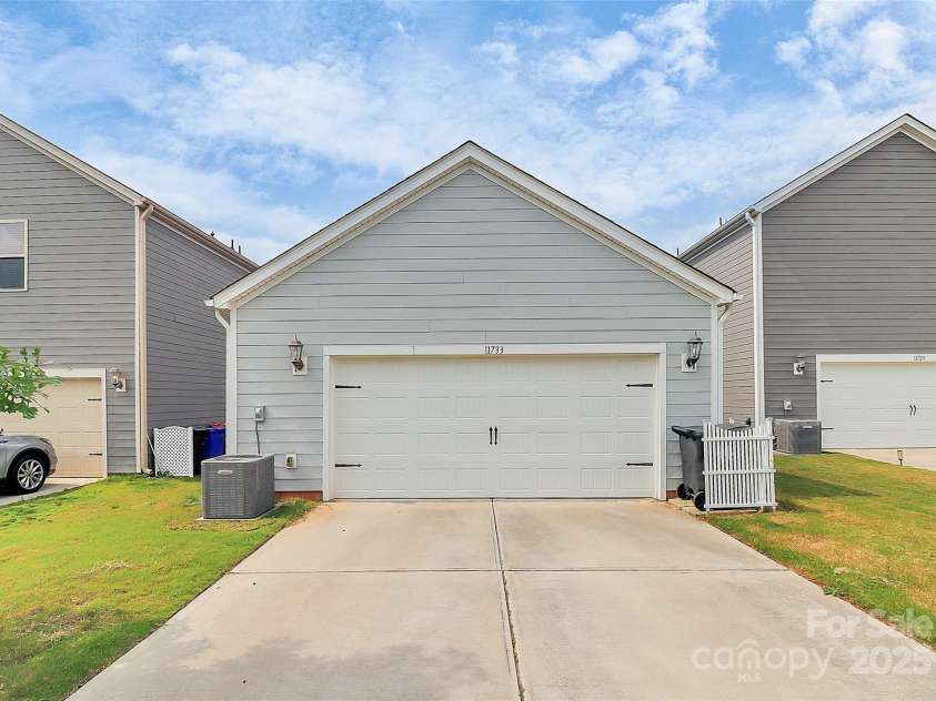 11733 Mesquite Road, Huntersville, NC 28078.  MLS# CAR4268624, YatesRealty ID 22109. 